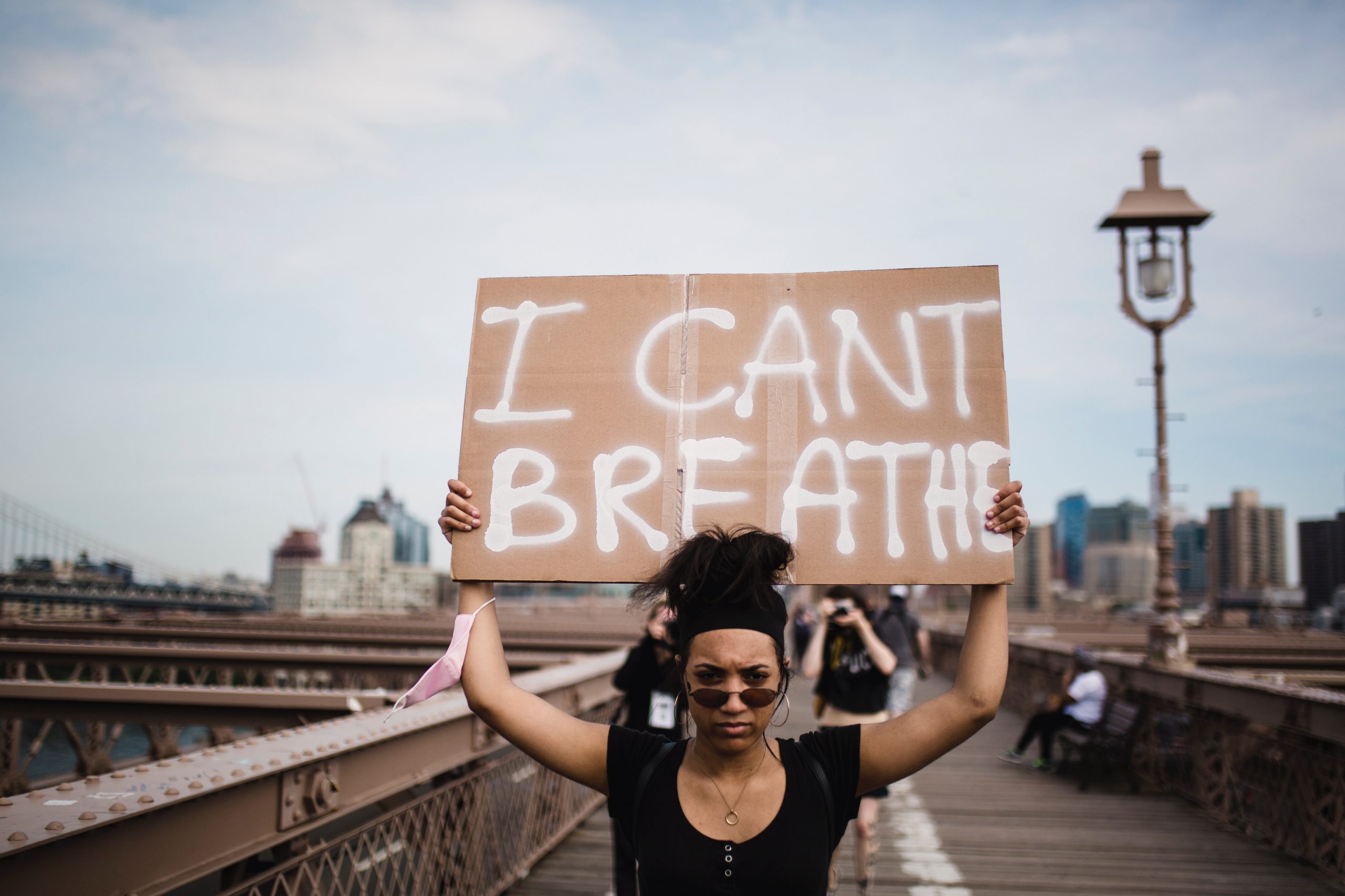 Mulher em protesto